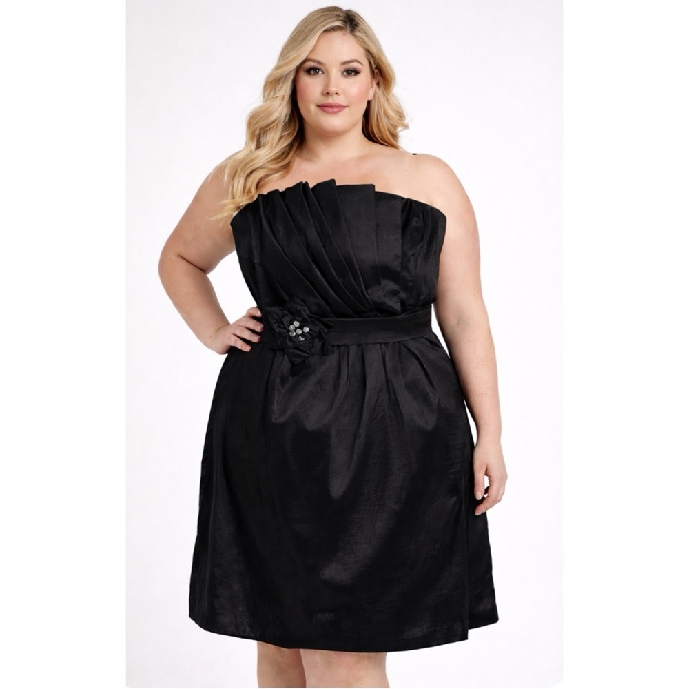 Torrid Black Strapless Cockail Dress Belted Floral Accent Size 18